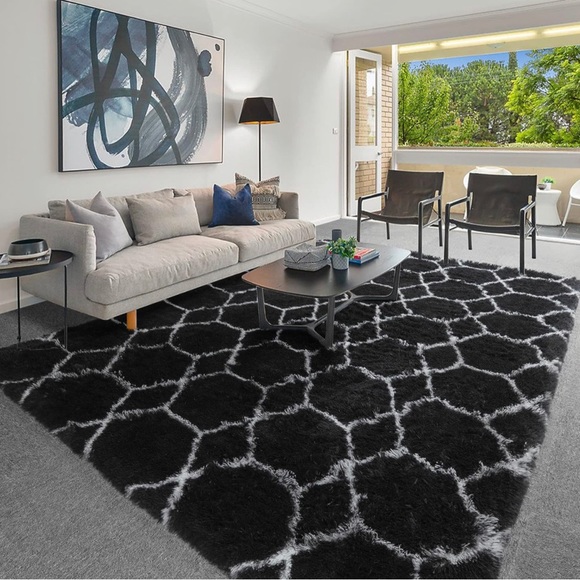 Soft Fuzzy Rug New - Picture 4 of 6